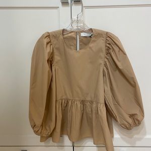 Hunter Bell top